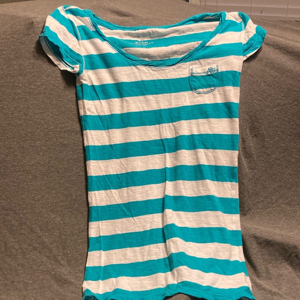 Girls size Sm Aeropostale tee worn once great condition white and green stripes